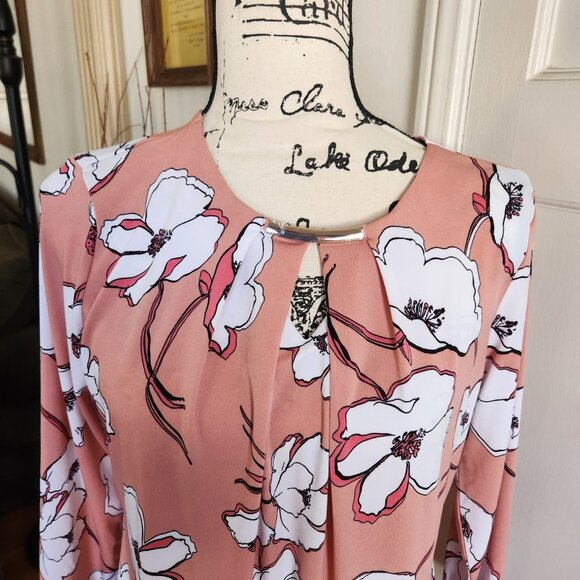 Liz Clairborn Career Pink Floral Blouse Sz PM - Picture 2 of 9